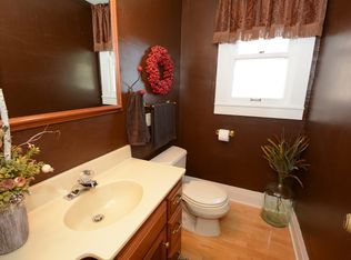 810 S 8th St, Watertown, WI 53094