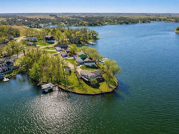 2nd image of 313 Bee Tree Ln