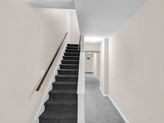 3rd image of 439 W Walnut St APT 4