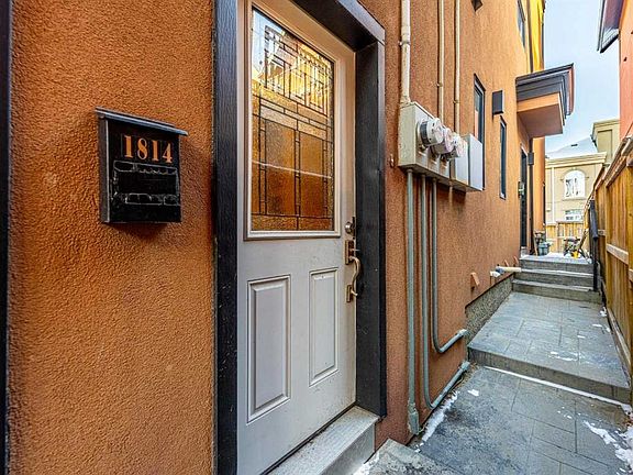 4th image of 1814 W 14a St SW