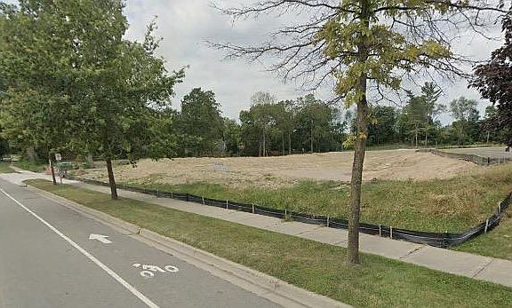 3rd image of 340 Arbor Ln