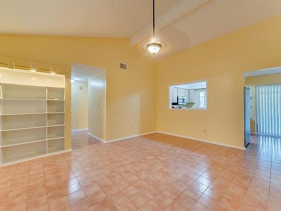 5th image of 120 Juarez Dr