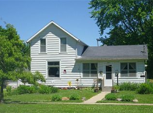 805 N Franklin St, Manchester, IA 52057