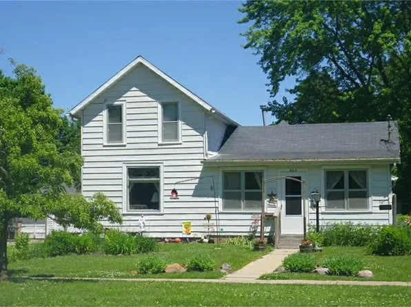805 N Franklin St, Manchester, IA 52057