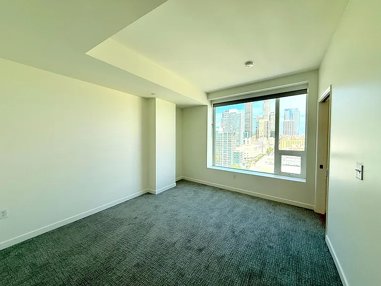 1050 S Grand Ave #1404 — Photo 12