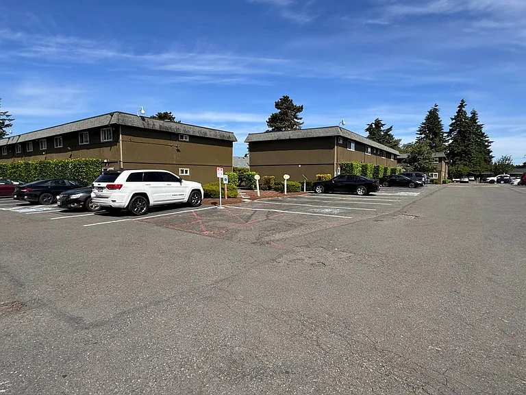 Aspen Meadows — Photo 27