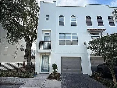 3 bed, 2.5 bath, 2022 sqft, $3,500 — Photo 1