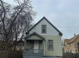 2911 N 11th Ln, Milwaukee, WI 53206