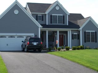 12 Hidden Farm Ln, Mechanicville, NY 12118