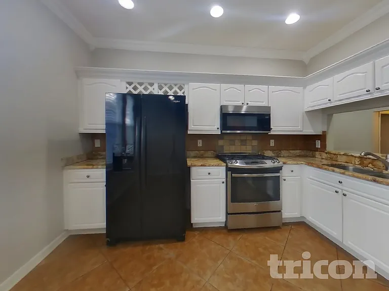 6918 Monarch Park Dr — Photo 4