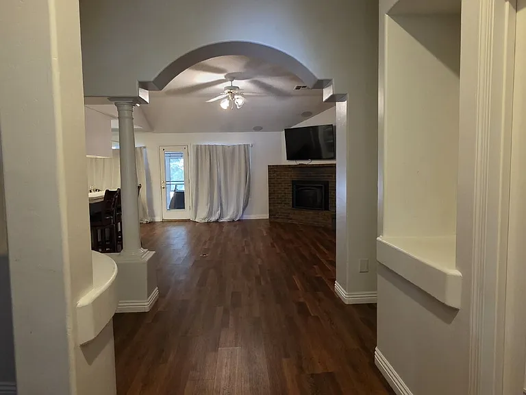 10500 Attleboro Ave — Photo 3