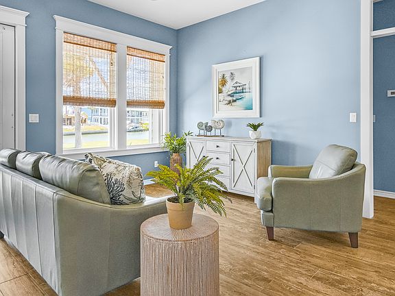 4th image of 1041 Fiji Dr