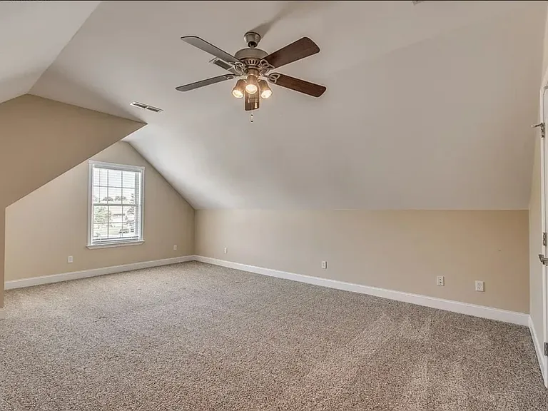 2208 Stanford Ct — Photo 18