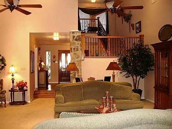 4th image of 3613 Highbury Ct