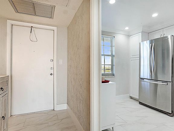 3rd image of 575 Oaks Lane #703