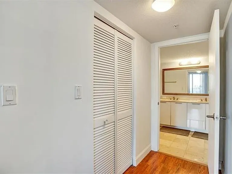 1800 N Bayshore Dr #1610 — Photo 12