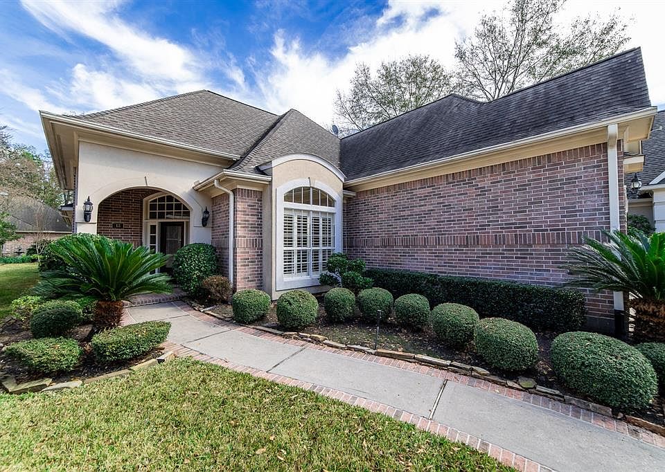1st image of 13 Champion Villa Dr