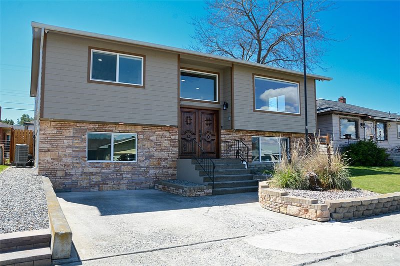 3rd image of 710 E 2nd Avenue