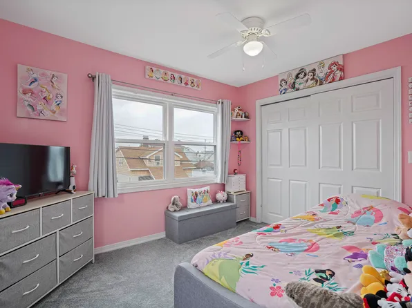 48 Gotham Avenue image 19 of 38