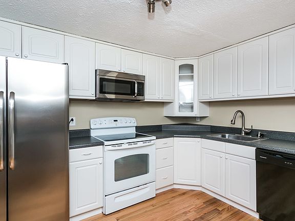 5th image of 4417 Hallfield Manor Dr