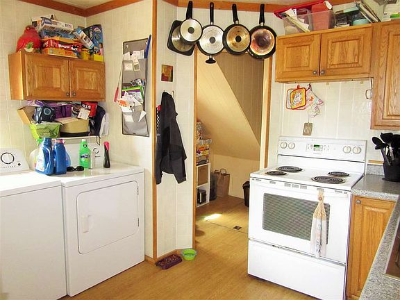5th image of 223 E Elk St
