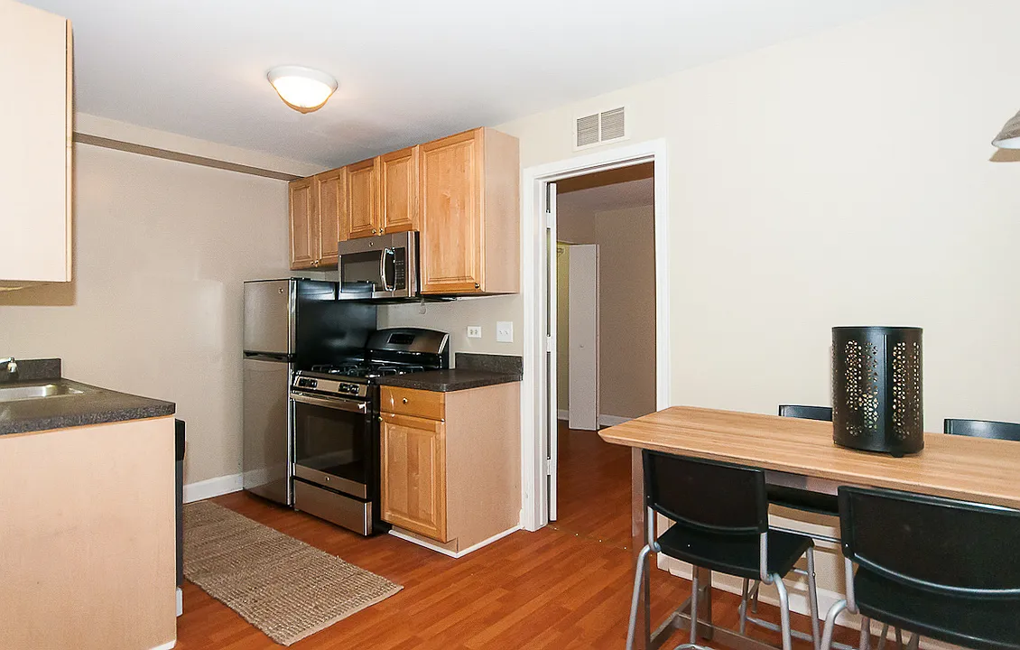925 W. Dakin — Photo 3