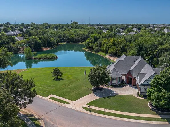 300 Heritage Green Rd, Edmond, OK 73003