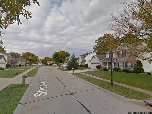 2nd image of 2905 Sherwood Dr