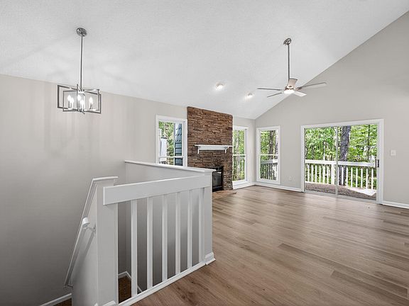 4th image of 3515 Willow Tree Ln