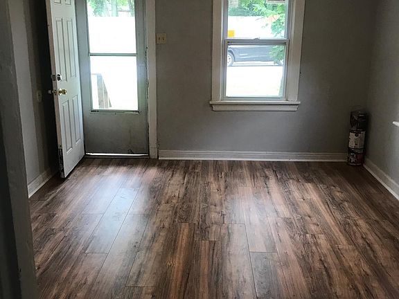 3rd image of 3228 W Milton Ave