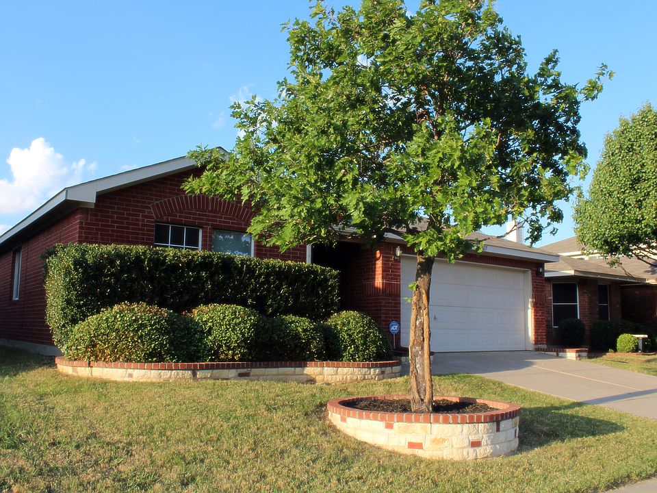 1st image of 1617 Thornhill Ln