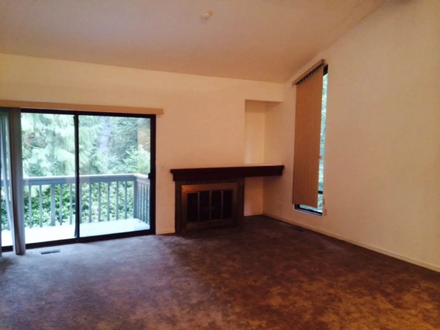 Charming 3bed/2bath Home in Convenient Redmond Location! — Photo 4