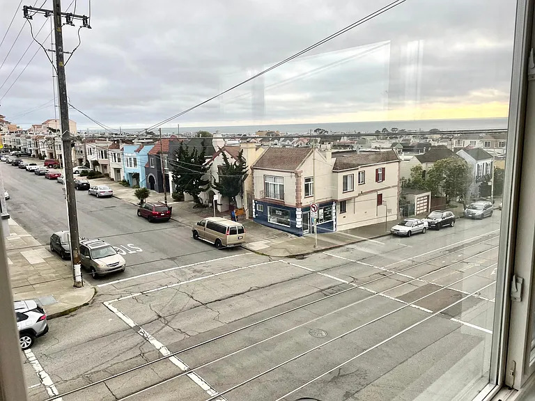 3350 Judah St #3 — Photo 11