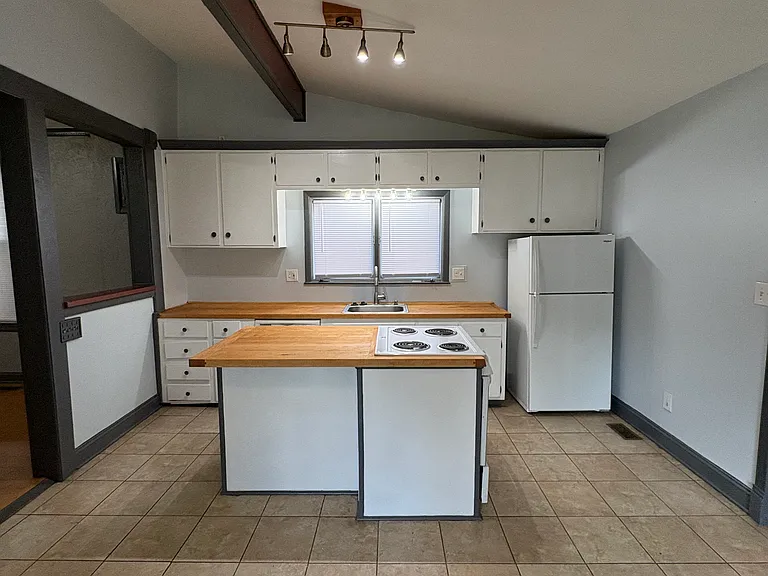 3270 Bell St — Photo 19