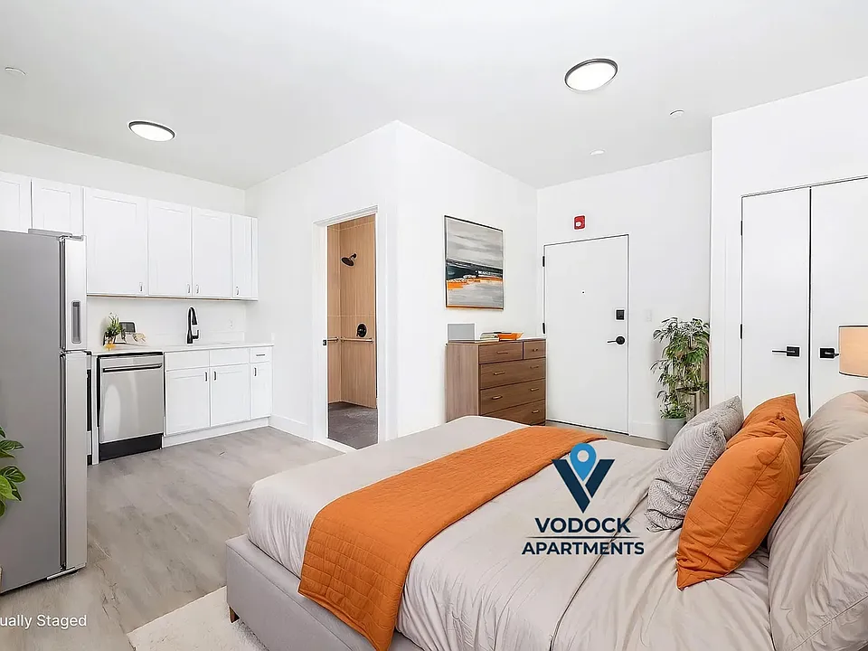 1252 Main St #2B