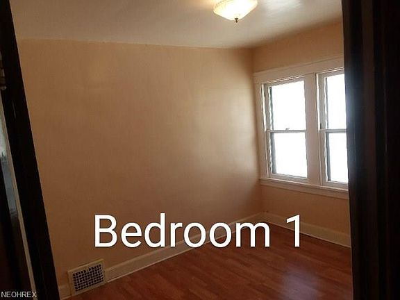 4th image of 2217 W 105th St