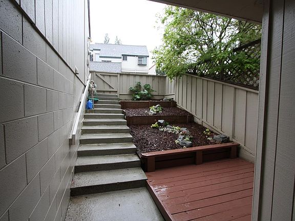 3rd image of 3104 Erin Ln