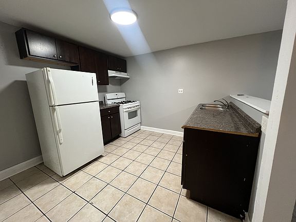 2nd image of 1759 W 21st St #Ch1