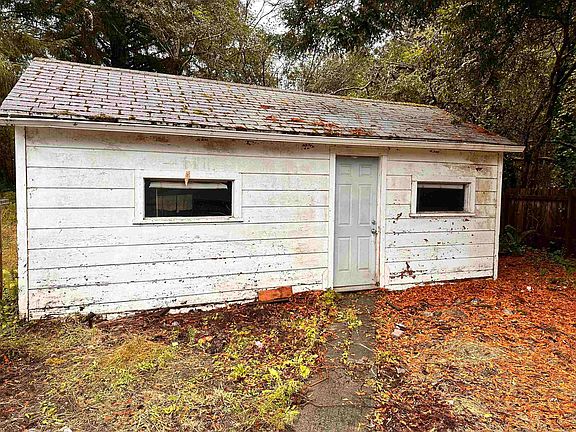 4th image of 2841 Parkway Dr