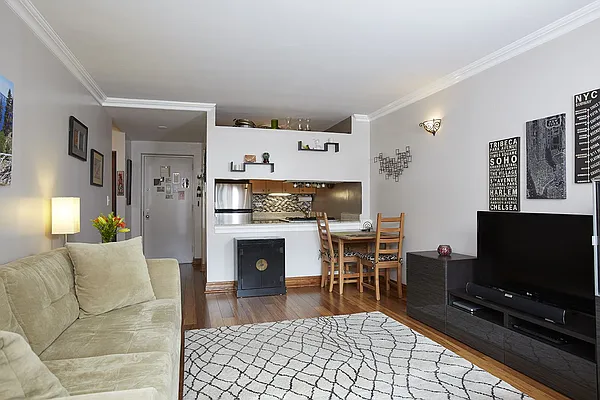 Rented by Compass | media 2