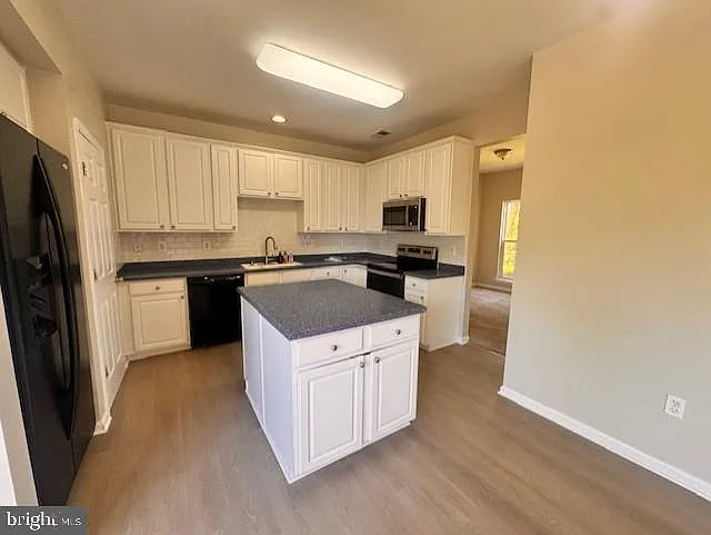 4 bed, 3.5 bath, 2361 sqft, $2,400 — Photo 4