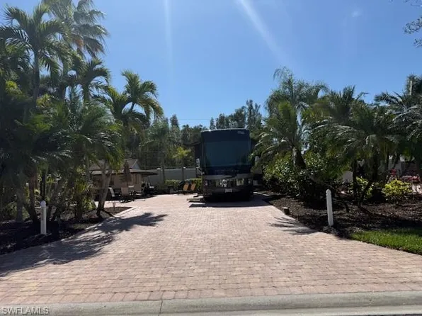 4572 Southern Breeze DR, NAPLES, FL 34114