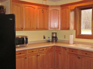 8411 Cranwood Dr, Chesterland, OH 44026