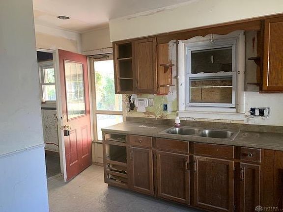 5th image of 2922 Harkie St