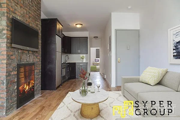 Rented by Real Street Inc | media 2