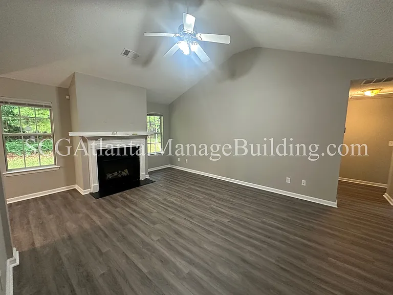 154 Willow Springs Ln — Photo 5