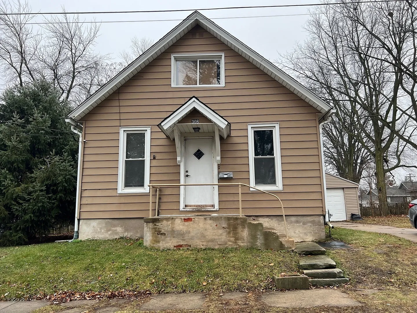 308 Gray Ave photo 1