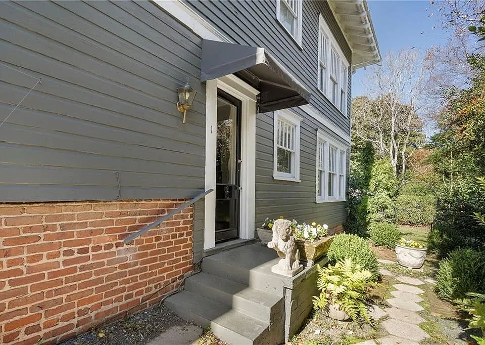 1st image of 64 17th St NE #1