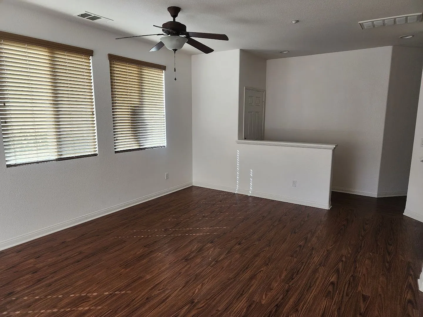 2 Bedroom Townhome w/Attached 1 Car Garage. Gated Community with Assoc Pool! — Photo 3