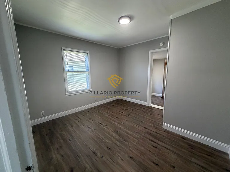 2220 E 46th St — Photo 13